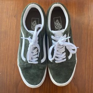 VINTAGE HARDLY WORN “old skool” Vans (GREEN SUEDE)